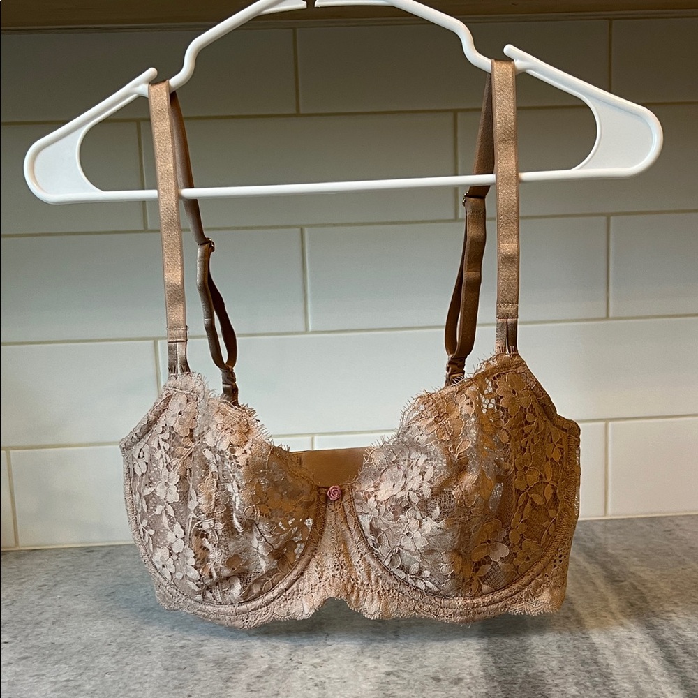 Victoria’s Secret dream angels push up without padding push up bra size 34DDD